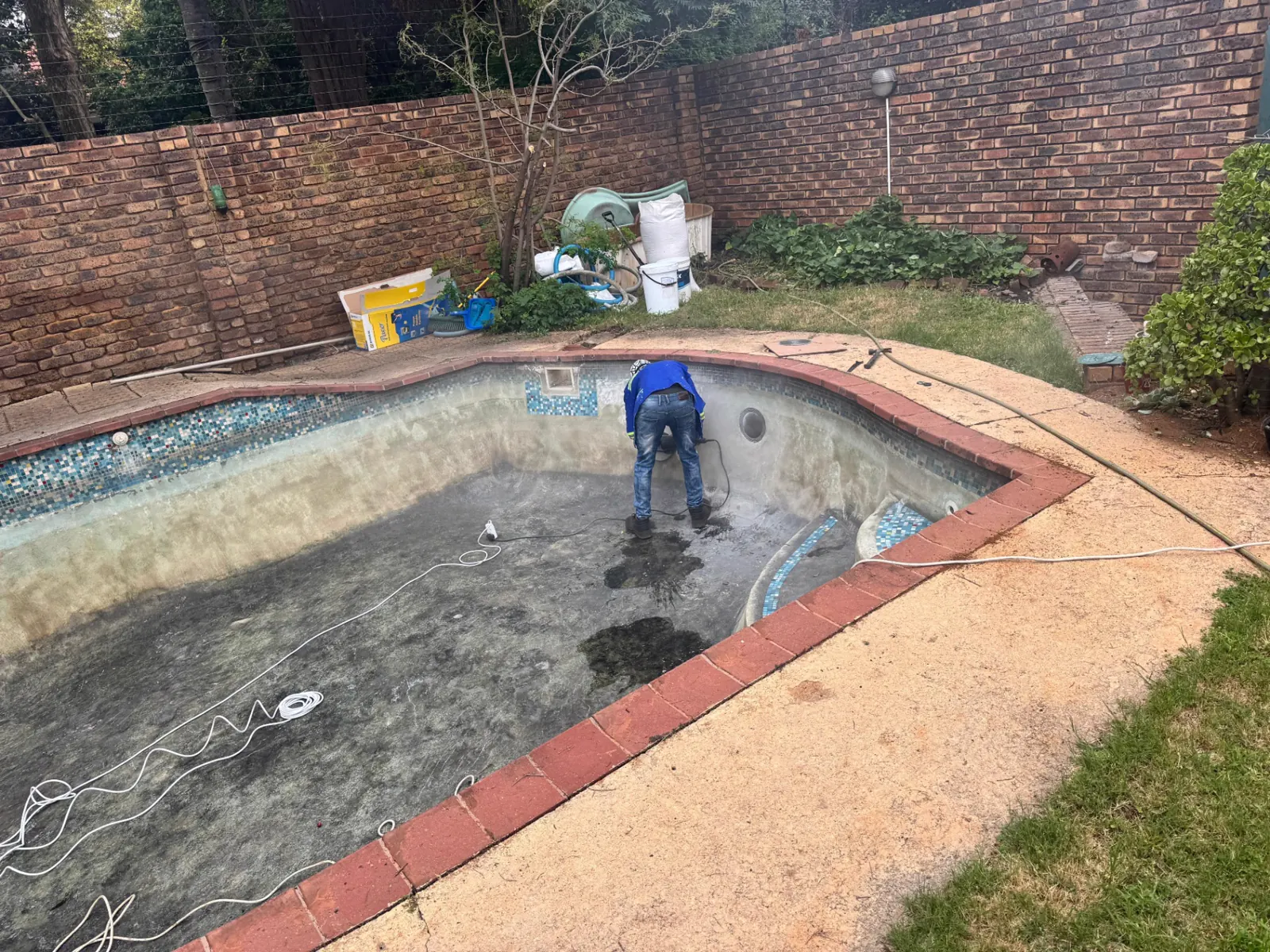Lloyd's Swimming Pool Builders